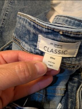 Maurice's Mid Rise Capri Acid Washed Jeans
